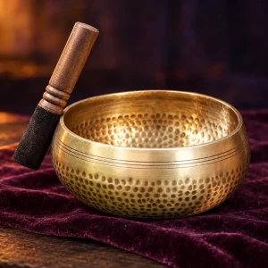 Bol Tibétain Martelé en Laiton avec Maillet en Daim