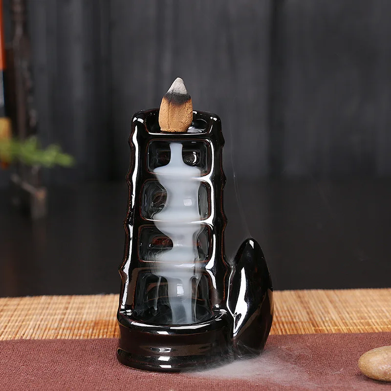 Fontaine à Encens Main de Bouddha en Céramique Noire – Modèle CB